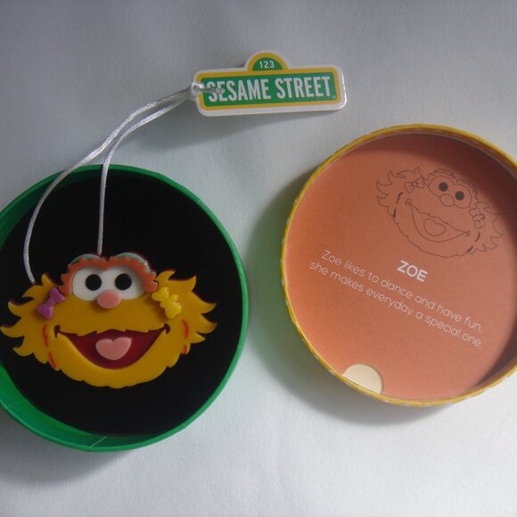 ERSTWILDER SESAME STREET ZOE BROOCH LIMITED EDITION SOLD OUT NIB KAWAII JEWELRY - Picture 4 of 8